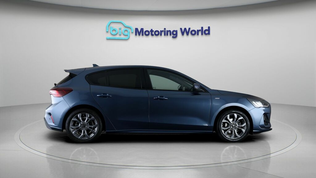 Ford Focus St-line Blue