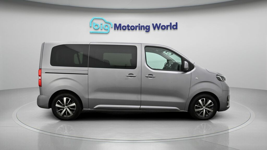 Toyota Proace Verso 1.5D Shuttle Medium Black #8