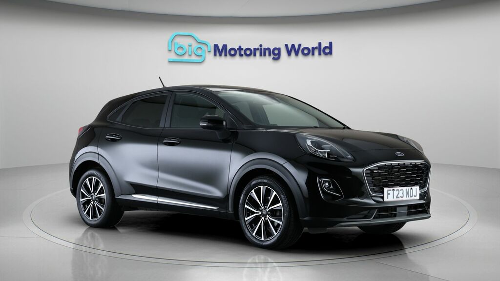 Ford Puma Titanium Black