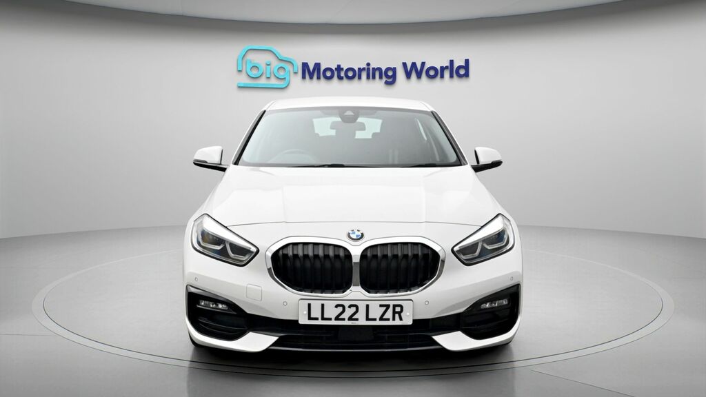 BMW 1 Series Sport White #2