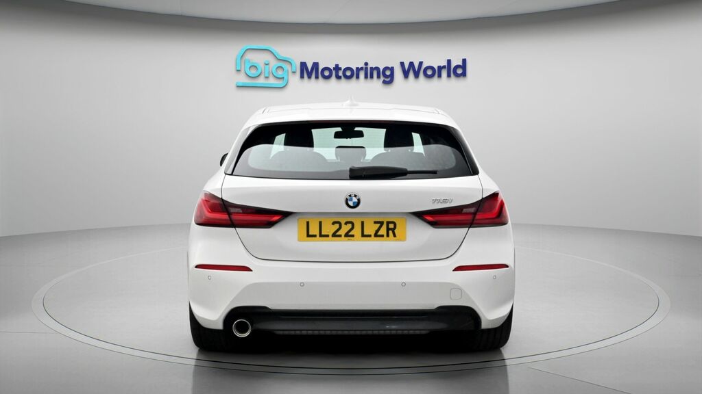 BMW 1 Series Sport White #6