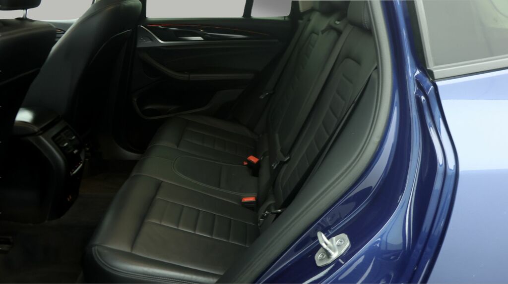 BMW X3 80Kwh Premier Edition Black #16