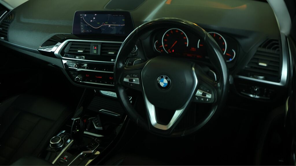 BMW X3 80Kwh Premier Edition Black #9