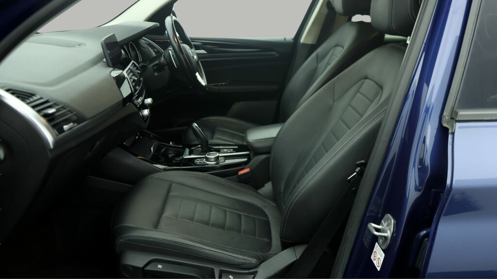 BMW X3 80Kwh Premier Edition Black #14