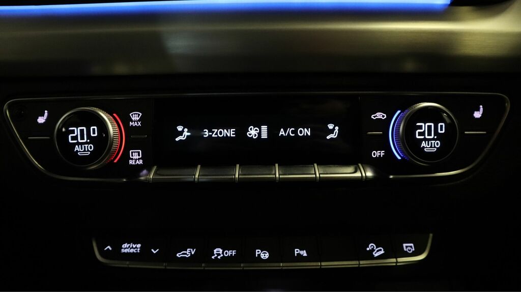 Audi Q5 Tfsie 50 S Line Black #12