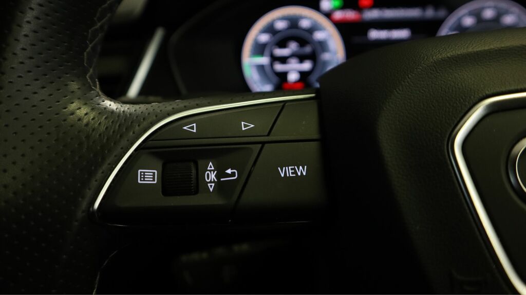 Audi Q5 Tfsie 50 S Line Black #24
