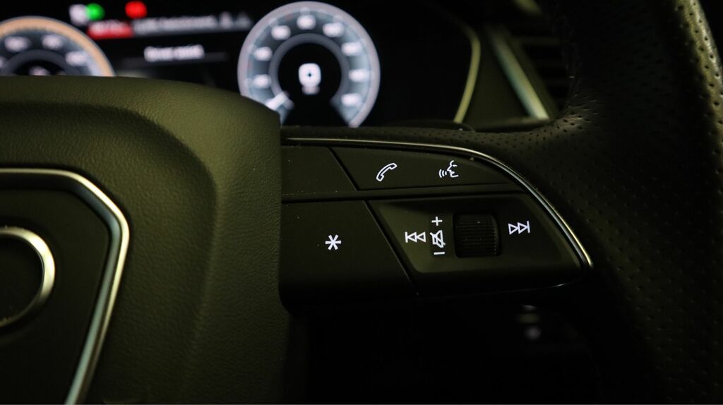 Audi Q5 Tfsie 50 S Line Black #25