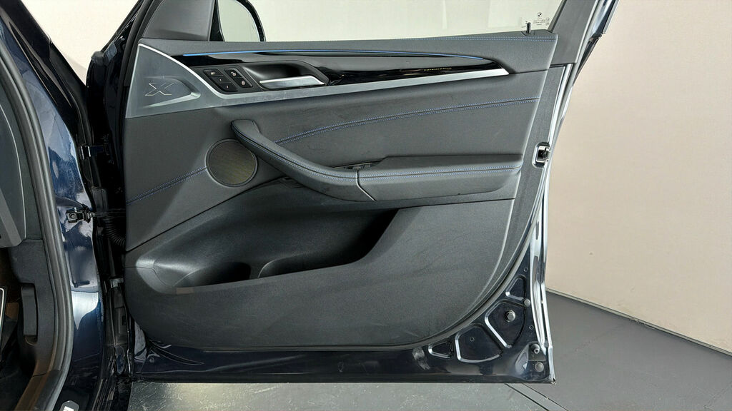BMW iX3 M Sport Black #6