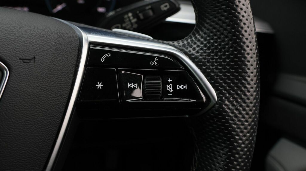 Audi E-Tron S Audi E-tron S Line 55 Quattro 300,00 Kw Black #25