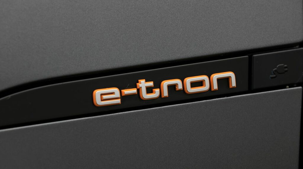 Audi E-Tron S Audi E-tron S Line 55 Quattro 300,00 Kw Black #20