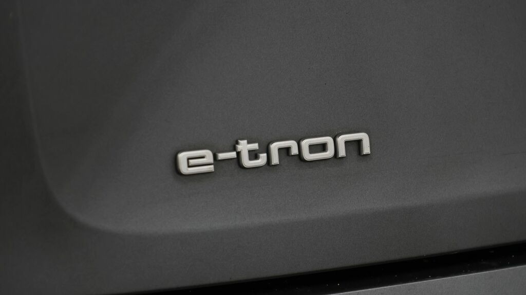 Audi E-Tron S Audi E-tron S Line 55 Quattro 300,00 Kw Black #21