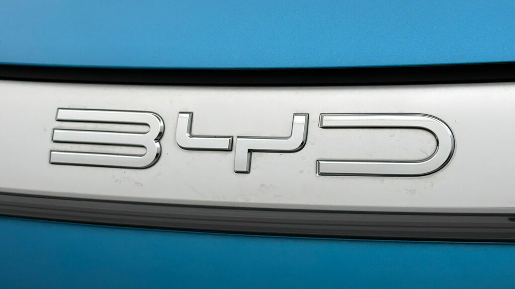 Byd Atto 3 60.48Kwh Design Suv White #12