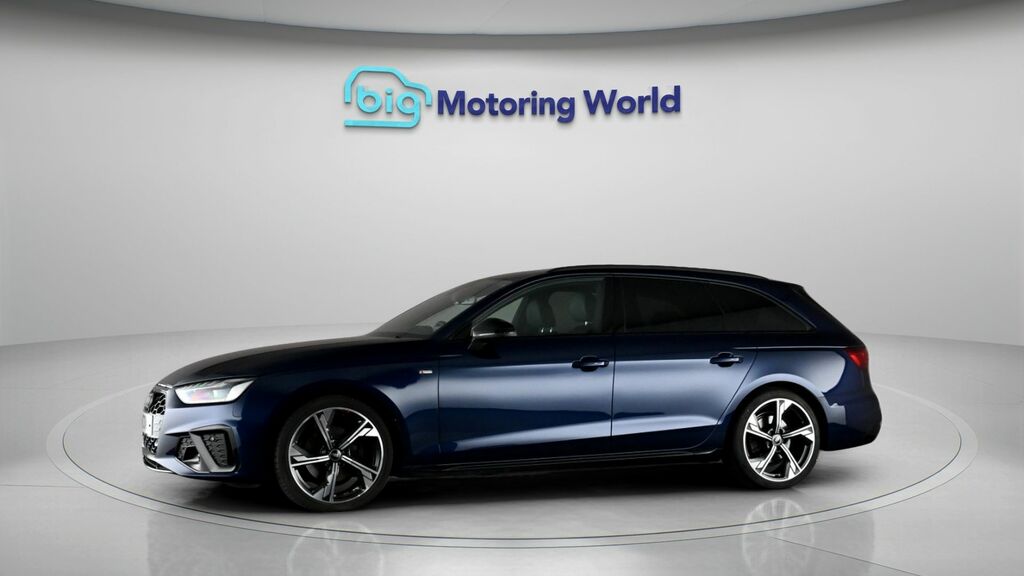 Audi A4 Avant Black Edition Blue #4