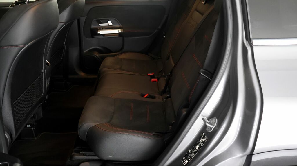 Mercedes-Benz GLB Class Glb200 Amg Line Premium 2 Silver #15