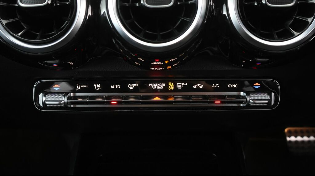 Mercedes-Benz GLB Class Glb200 Amg Line Premium 2 Silver #11