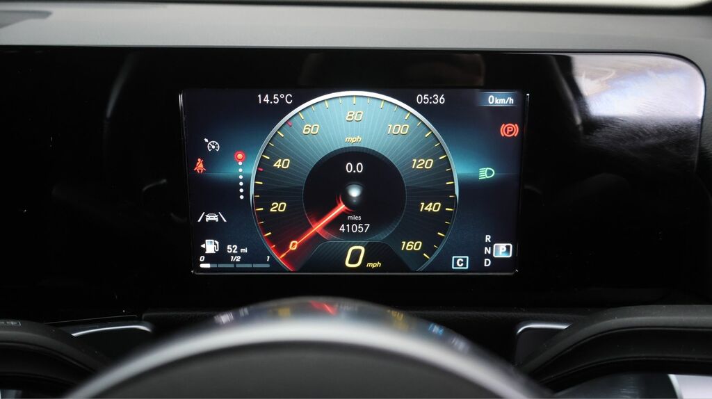 Mercedes-Benz GLB Class Glb200 Amg Line Premium 2 Silver #10