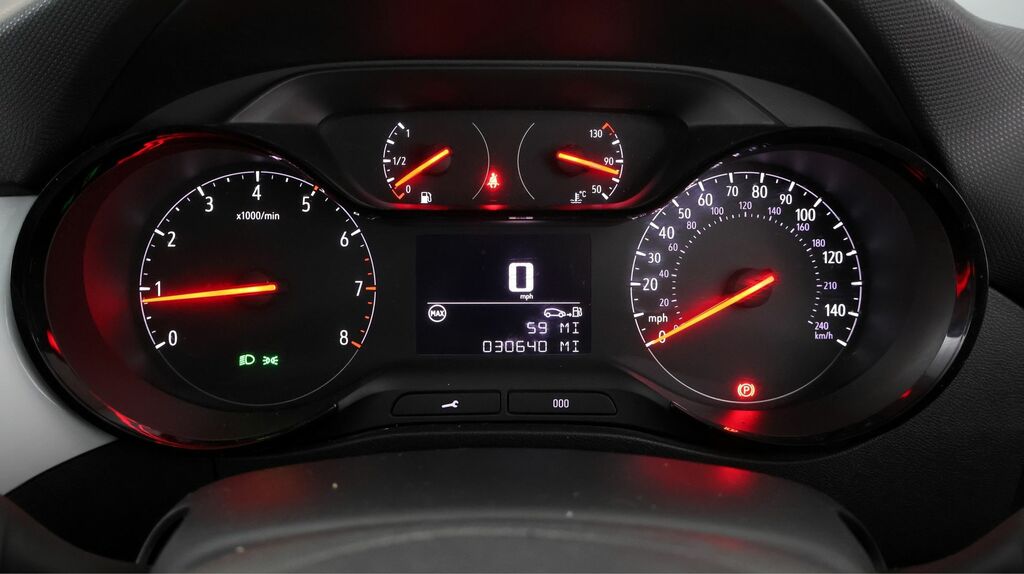 Vauxhall Crossland X Hatchback Red #10