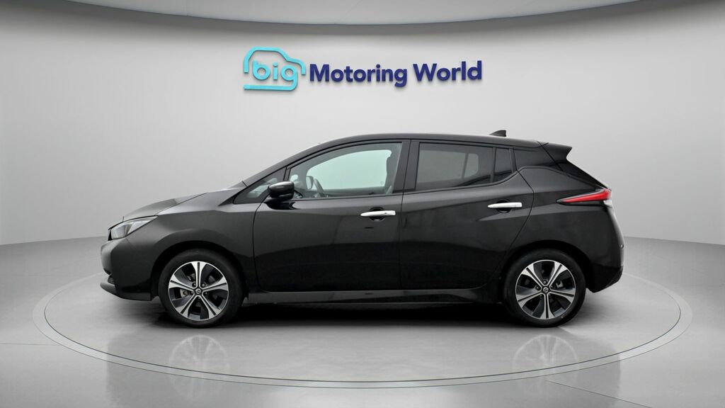 Nissan Leaf E N-connecta Black #4