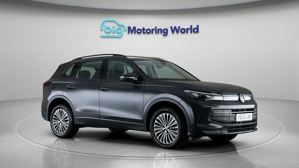 Volkswagen Tiguan Life Grey