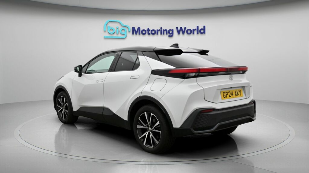 Toyota C-Hr Design White #5