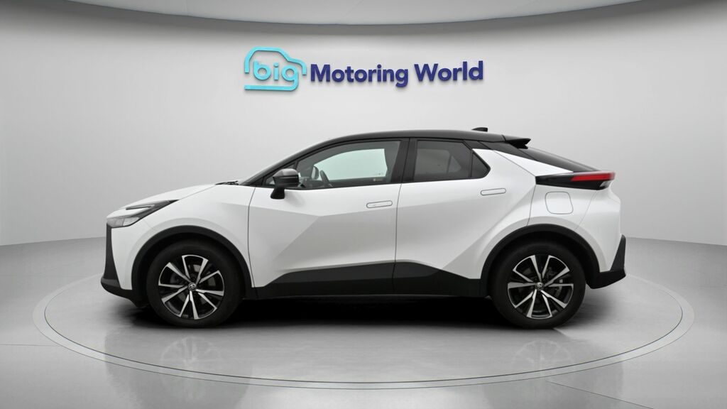 Toyota C-Hr Design White #4