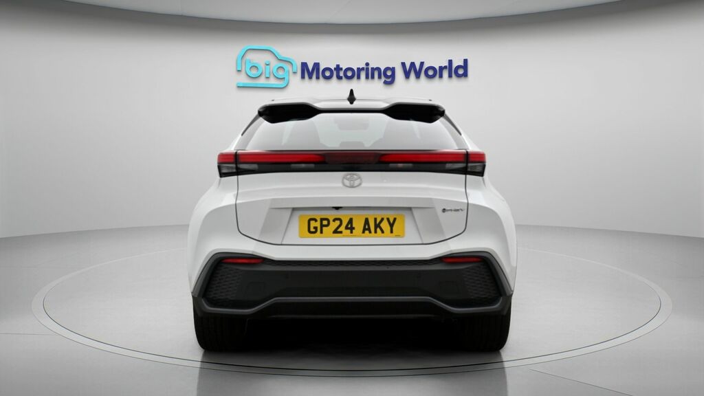 Toyota C-Hr Design White #6