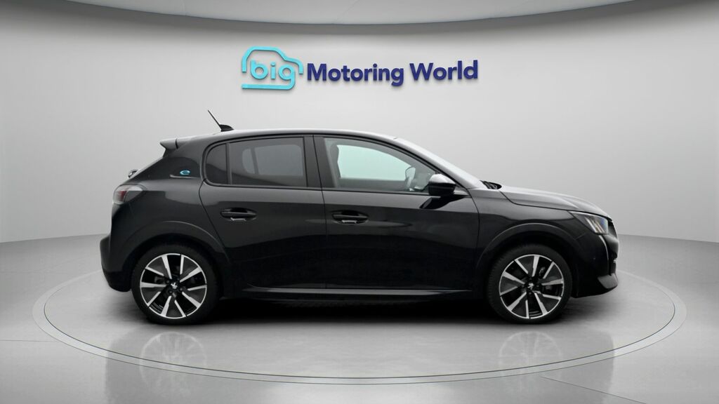 Peugeot e-208 Gt Premium Red #8