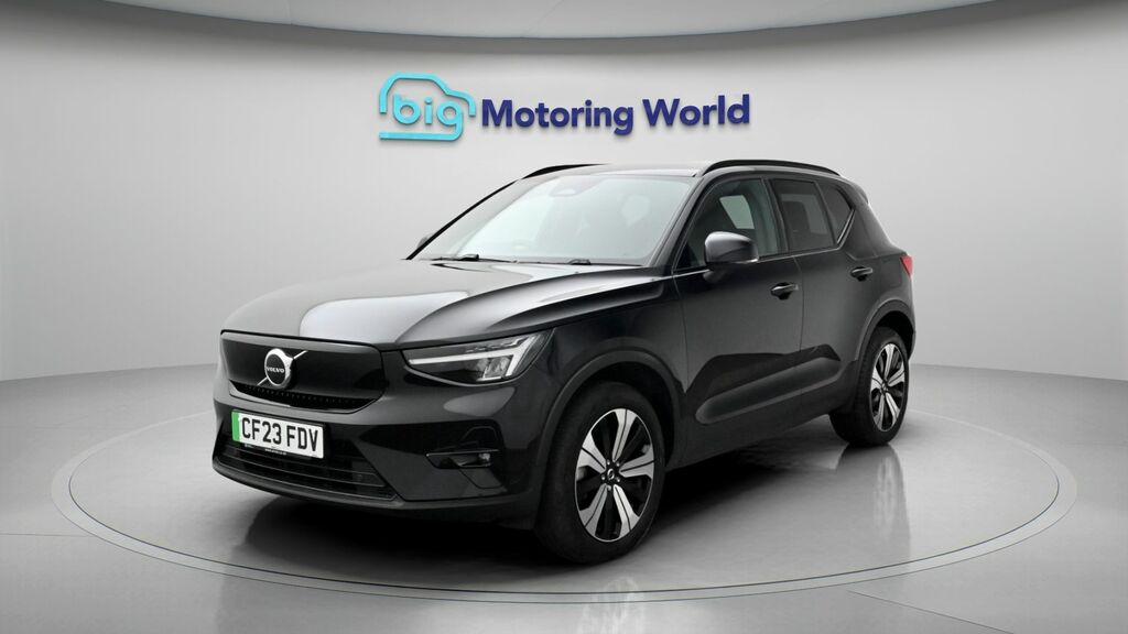 Volvo XC40 Plus Black #3