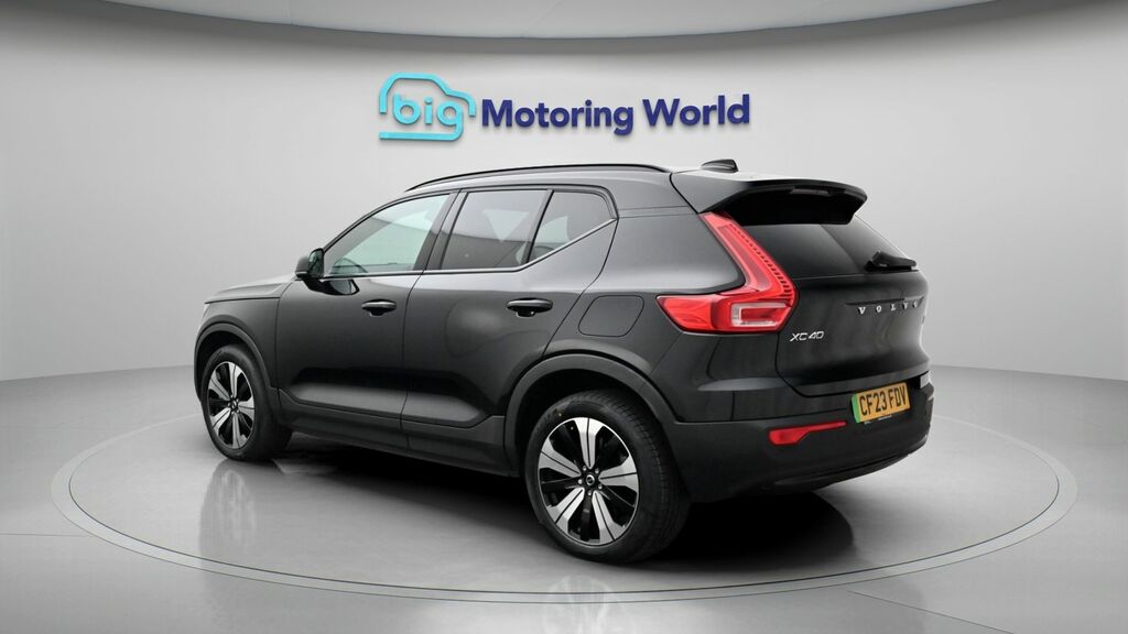 Volvo XC40 Plus Black #5
