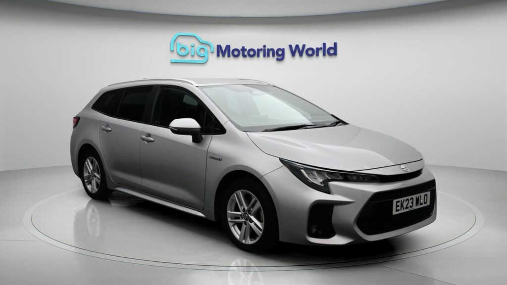 Suzuki Swace Motion Silver