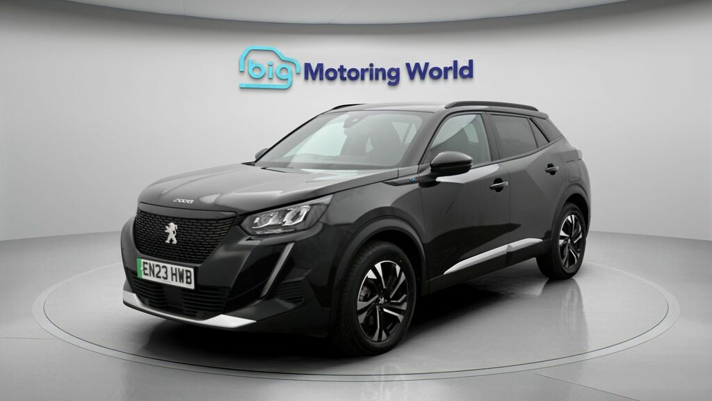 Peugeot e-2008 Allure Premium Black #3