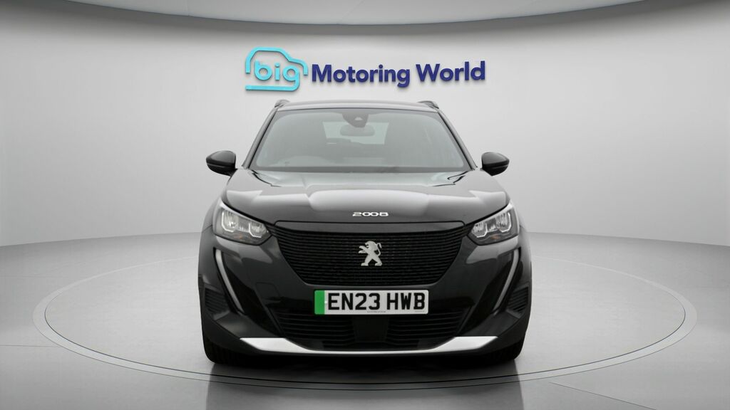 Peugeot e-2008 Allure Premium Black #2