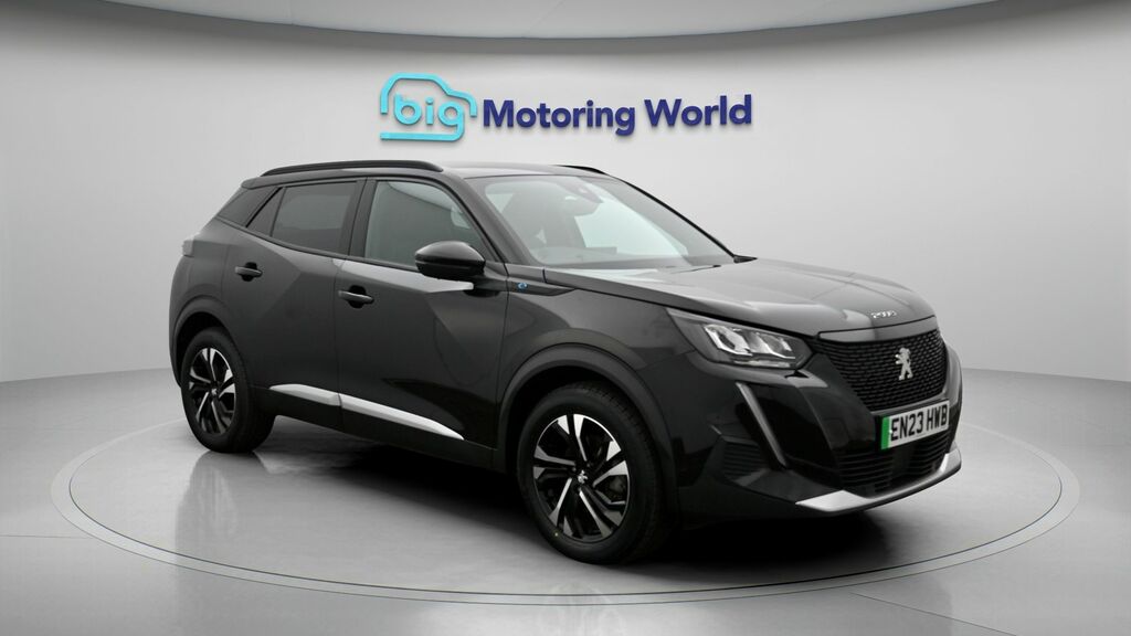 Peugeot e-2008 Allure Premium Black
