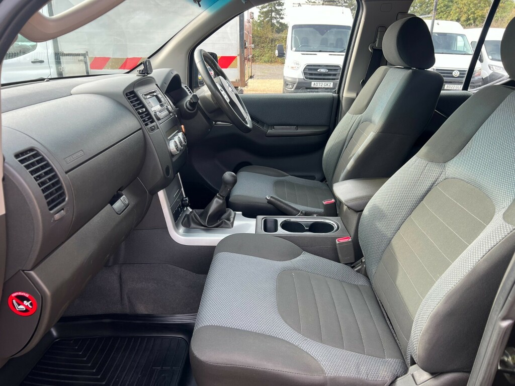 Nissan Navara Navara 2.3 Dci Tekna 4X4 Shr Dcb 190 Bhp Grey #31