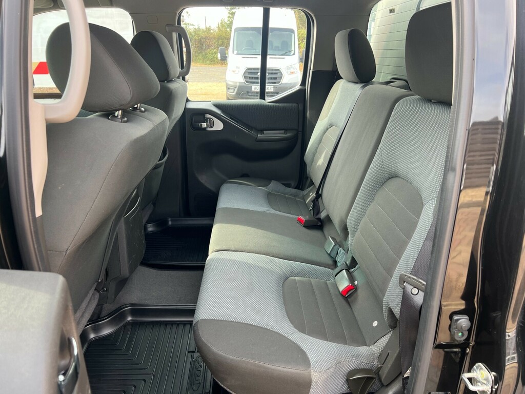 Nissan Navara Navara 2.3 Dci Tekna 4X4 Shr Dcb 190 Bhp Grey #35