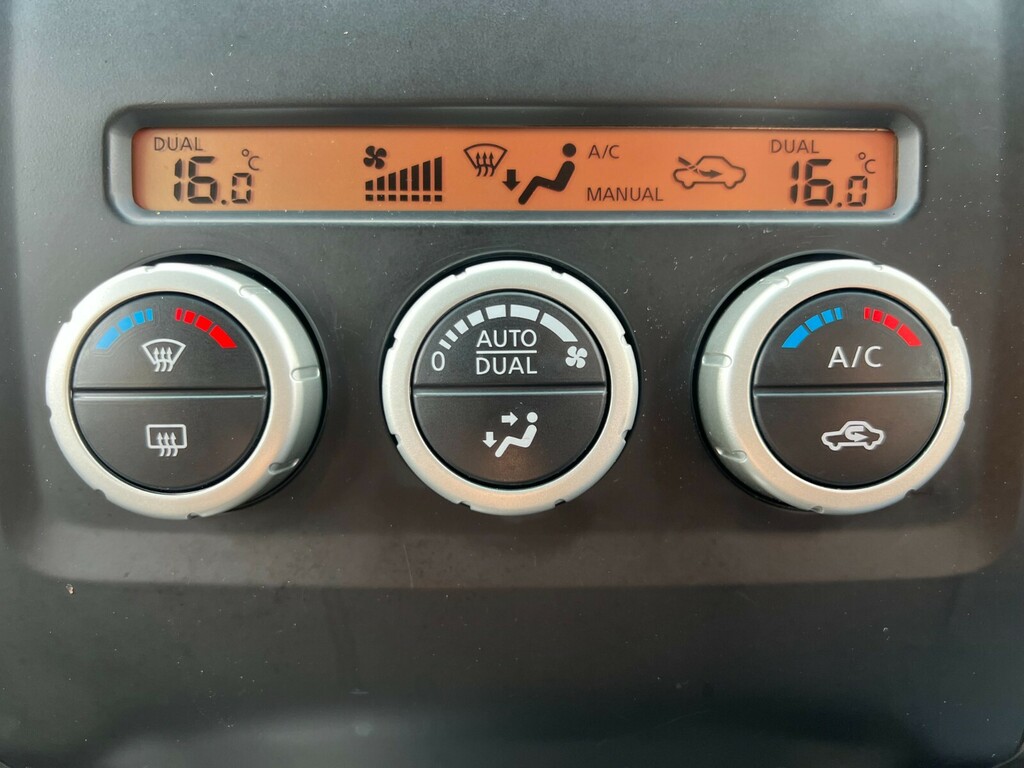 Nissan Navara Navara 2.3 Dci Tekna 4X4 Shr Dcb 190 Bhp Grey #20