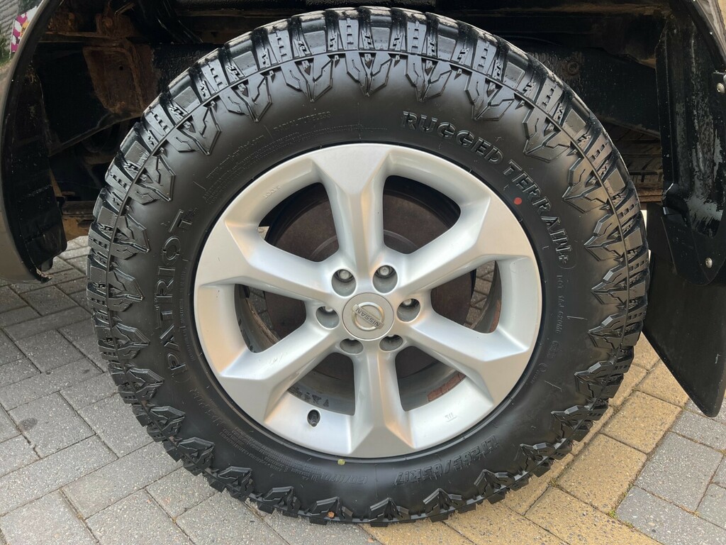 Nissan Navara Navara 2.3 Dci Tekna 4X4 Shr Dcb 190 Bhp Grey #42