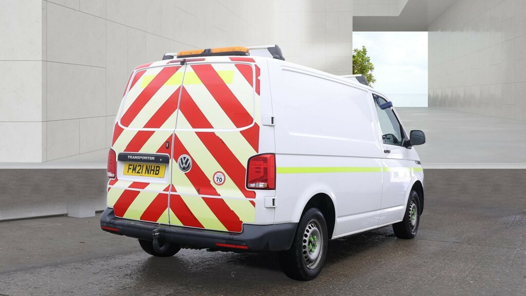 Volkswagen Transporter T32 Tdi 150 Startline Swb Low Roof White #3