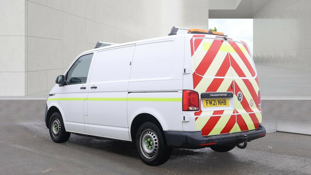 Volkswagen Transporter T32 Tdi 150 Startline Swb Low Roof White #4