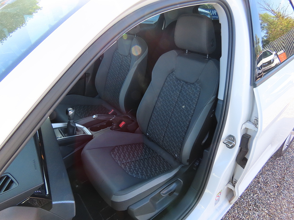 Audi A1 1.0 Tfsi 30 Sport Sportback Euro White #6