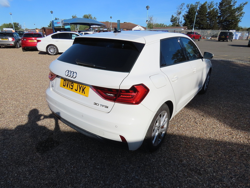 Audi A1 1.0 Tfsi 30 Sport Sportback Euro White #4