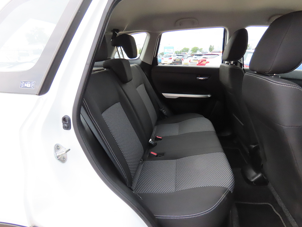 Suzuki Vitara Sz4 White #5