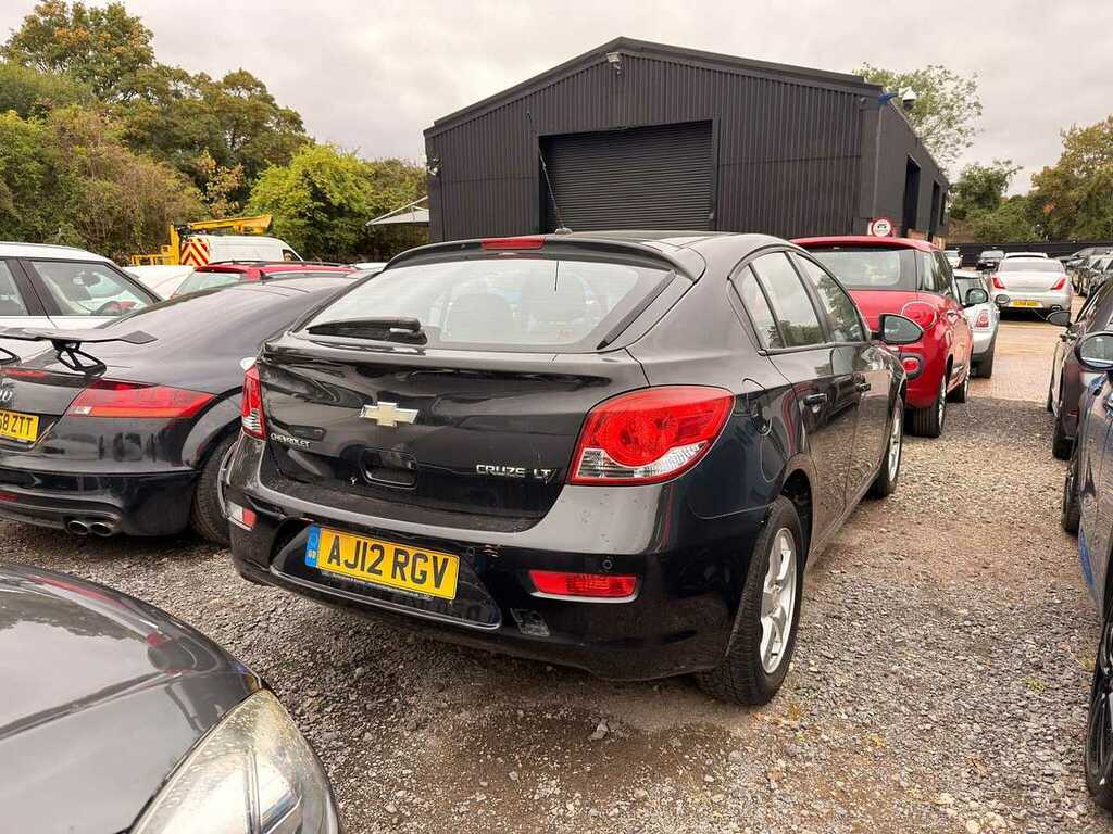 Chevrolet Cruze Lt Auto Black #2