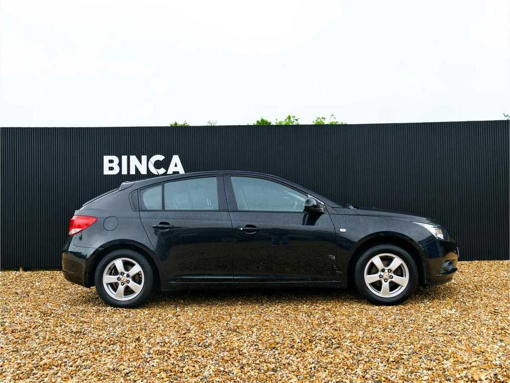 Chevrolet Cruze Lt Auto Black #4
