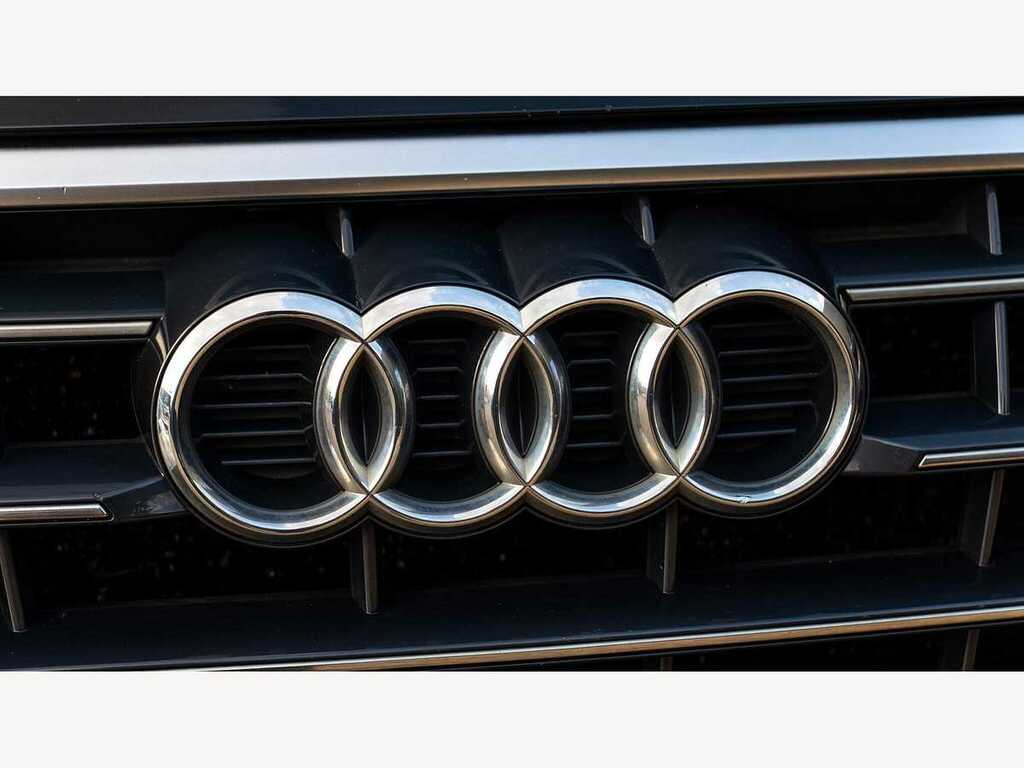 Audi Q5 Se Black #5