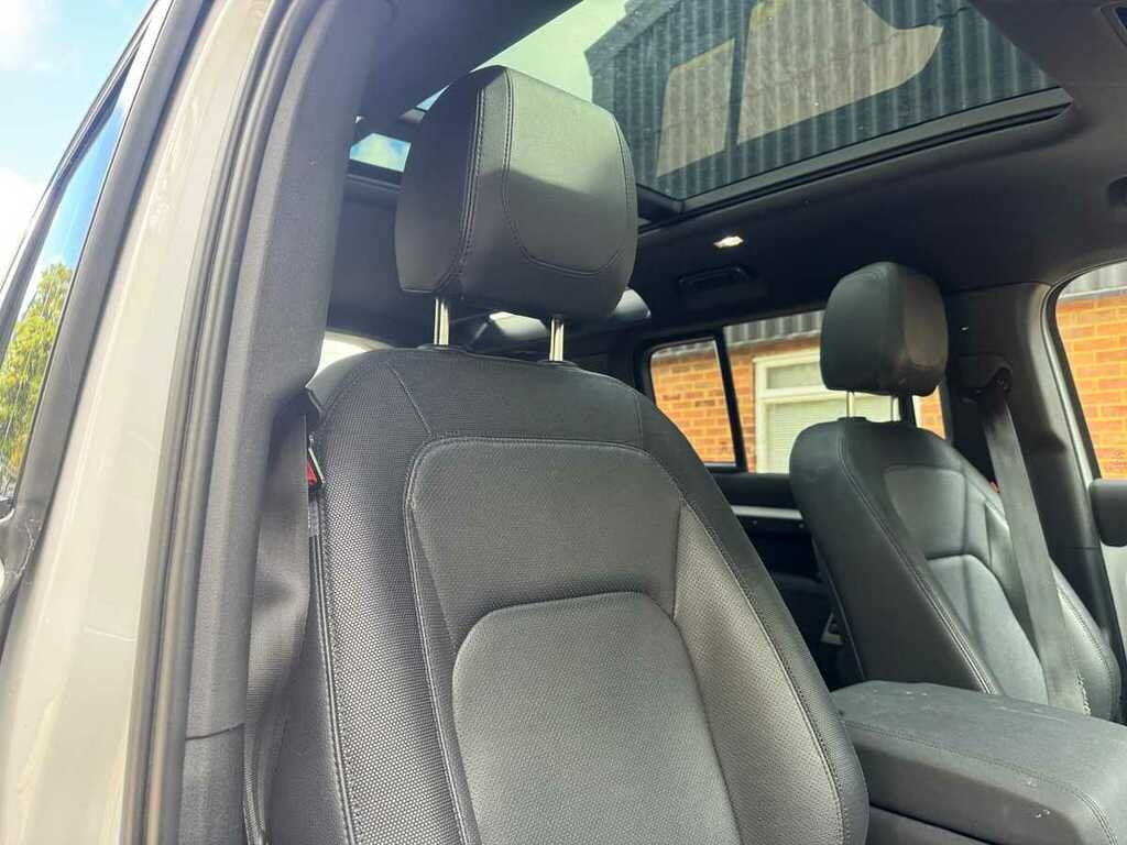 Land Rover Defender X-dynamic Se White #6