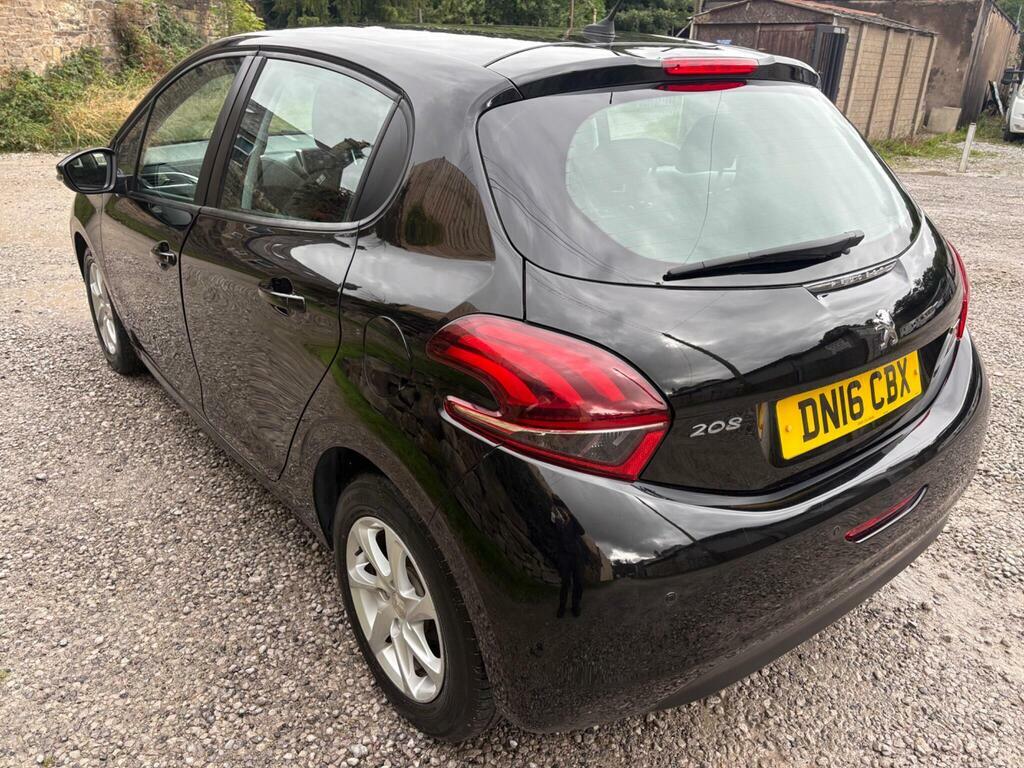 Peugeot 208 Hatchback 1.2 Puretech Allure 2016 Red #6