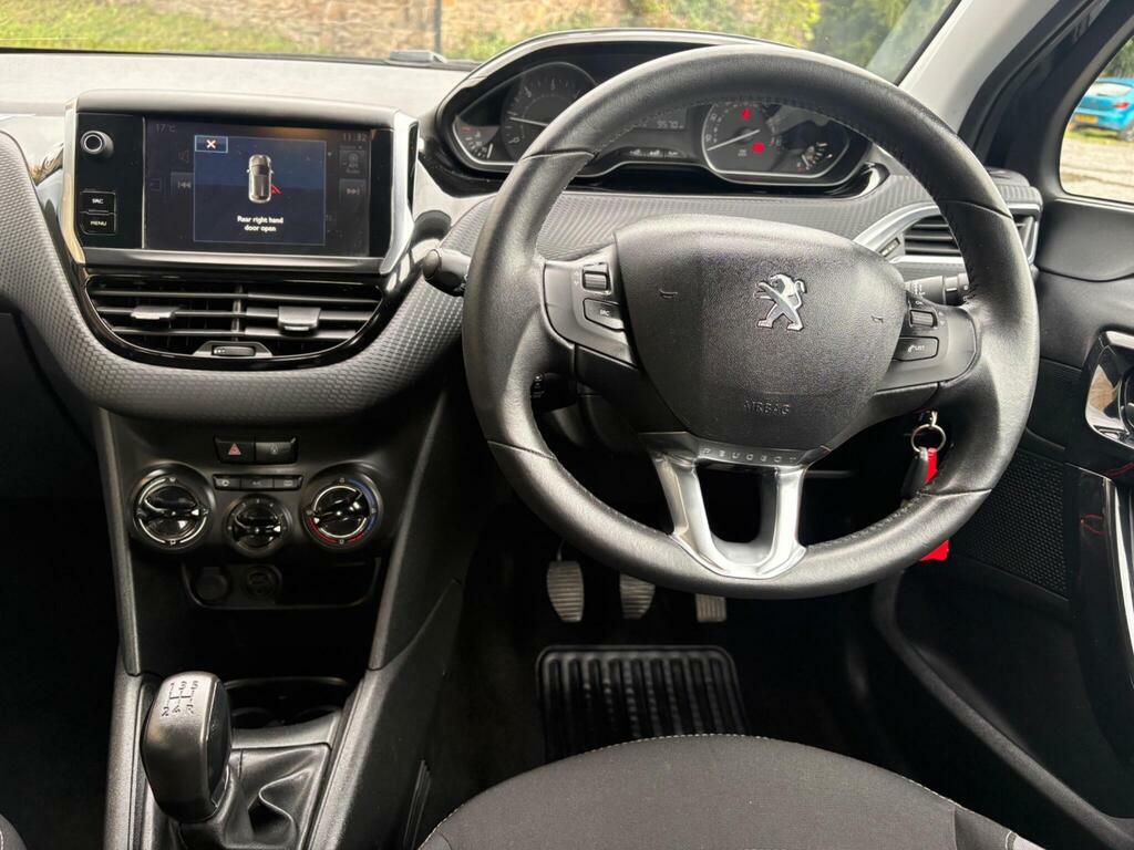 Peugeot 208 Hatchback 1.2 Puretech Allure 2016 Red #10