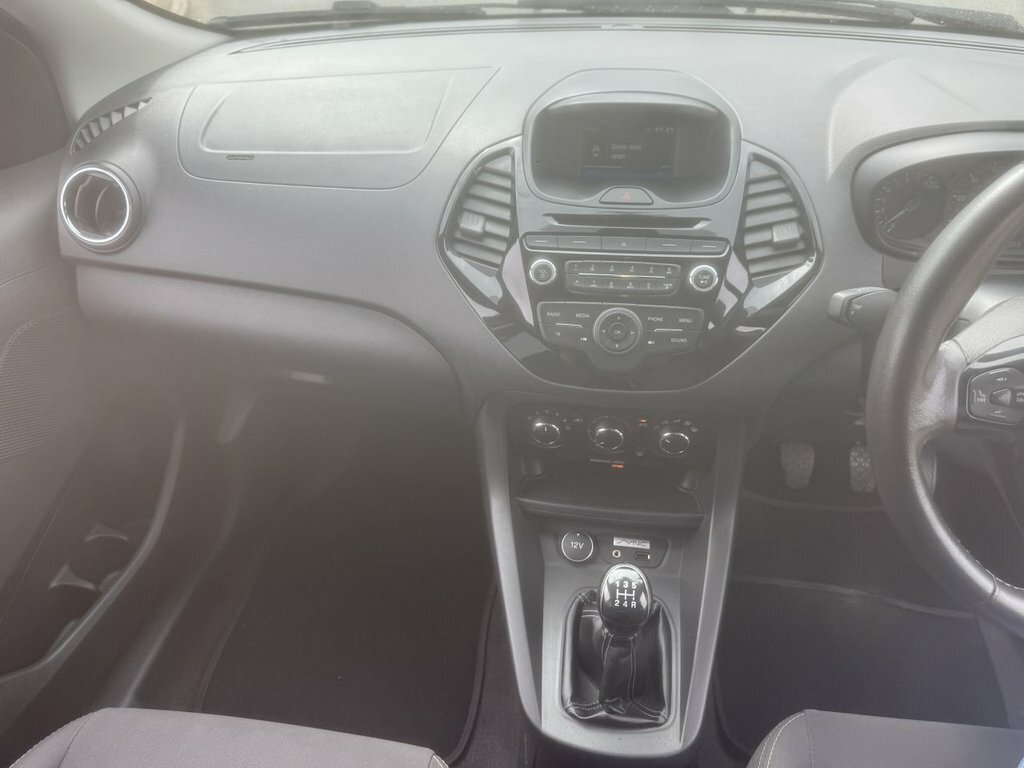 Ford KA+ 2017 67 Zetec Black #46