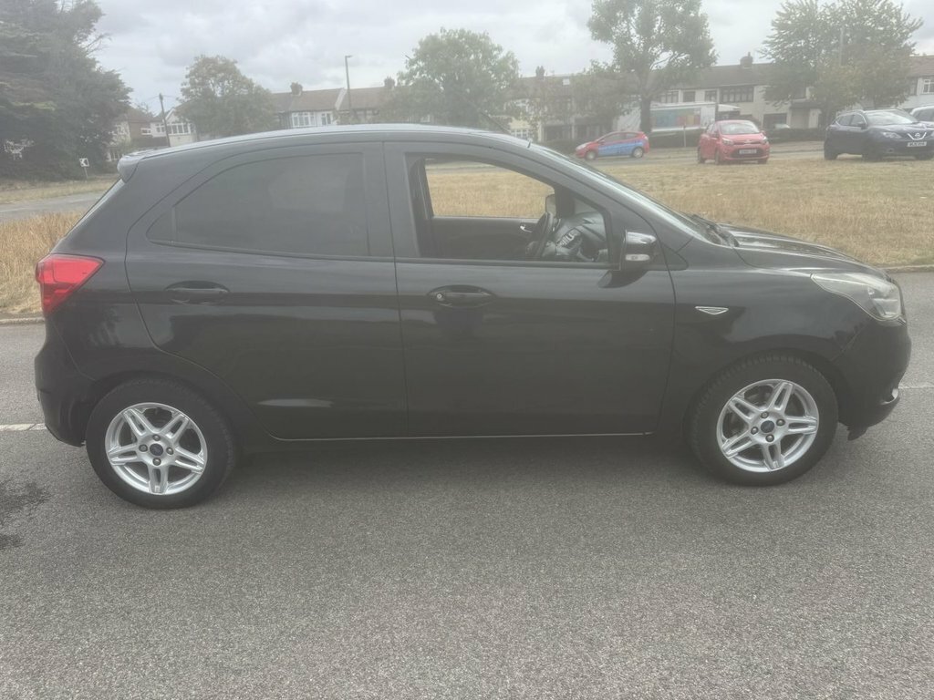 Ford KA+ 2017 67 Zetec Black #16